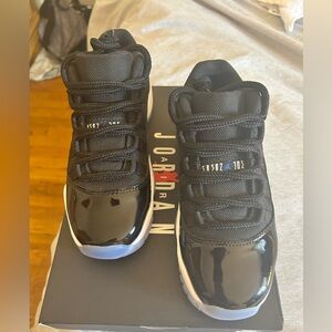 ⭐️ Jordan 11 Retro Low (GS) BRAND NEW